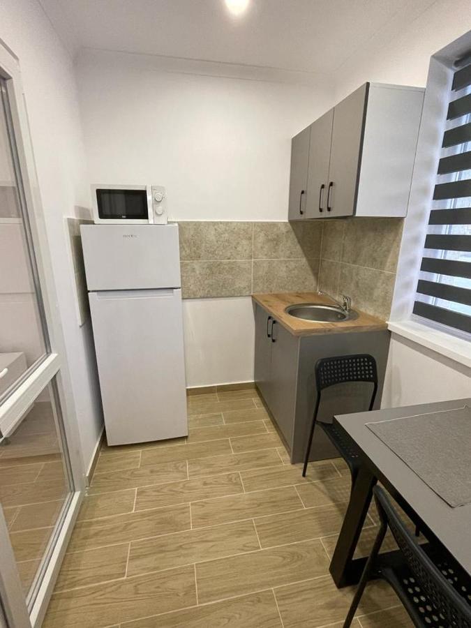 Militari Comfort Apartment Roşu Εξωτερικό φωτογραφία